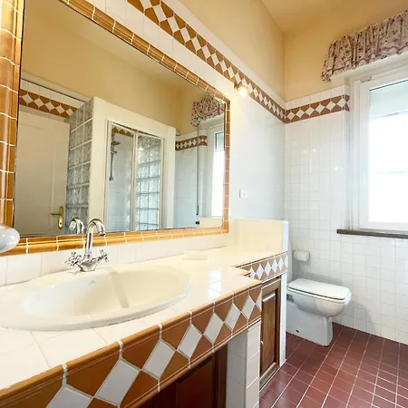 Casa Silvana - 5 Minuti A Piedi Dal Mare By Zoom In Earth