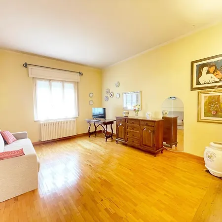 Casa Silvana - 5 Minuti A Piedi Dal Mare By Zoom In Earth Marina di Cecina